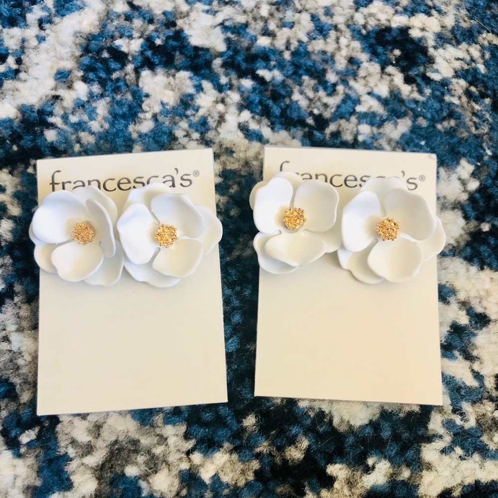 Jamie button flower studs - Francesca’s